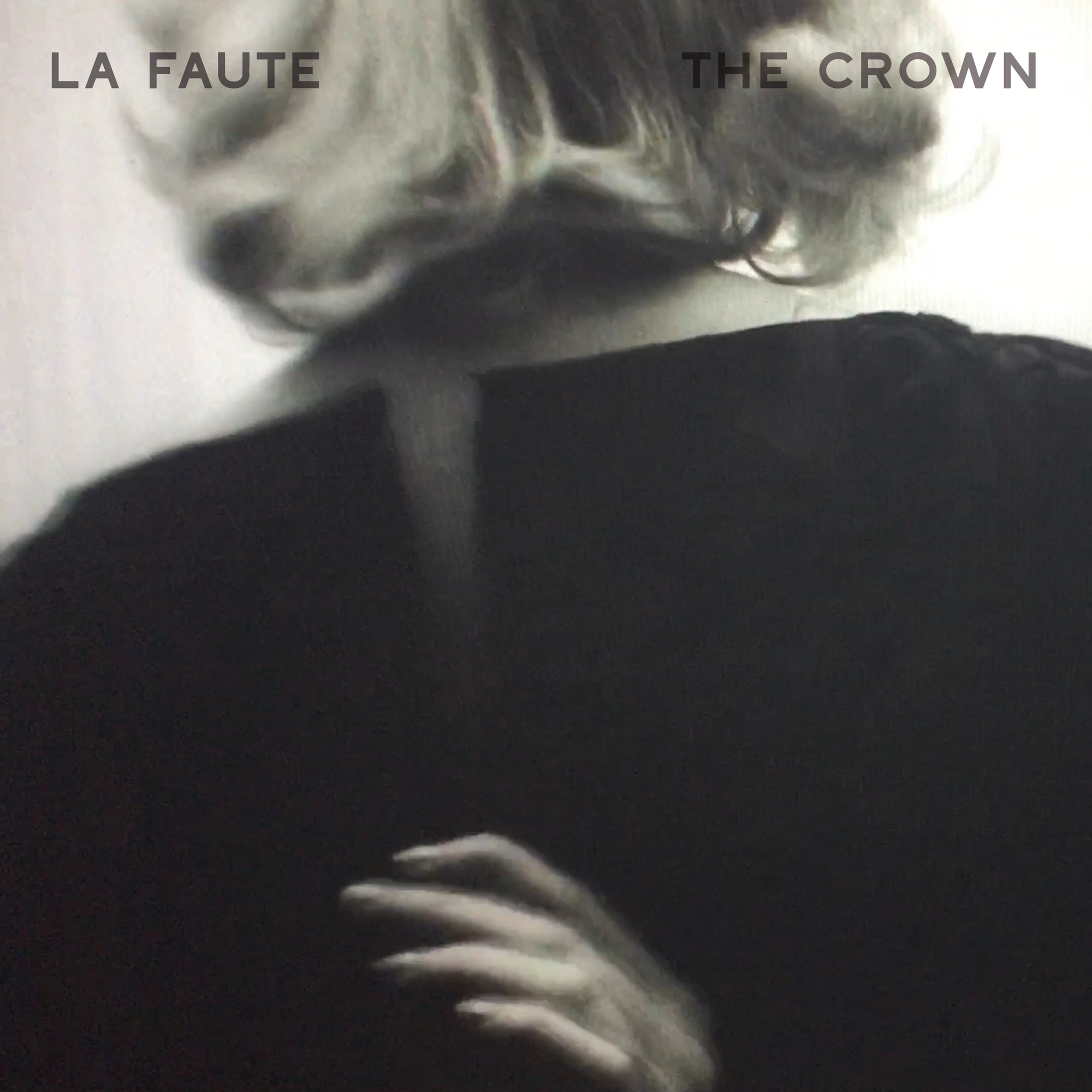 La Faute - The Crown
